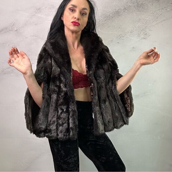 Susan Lynn fur shall - Picture 2 of 6